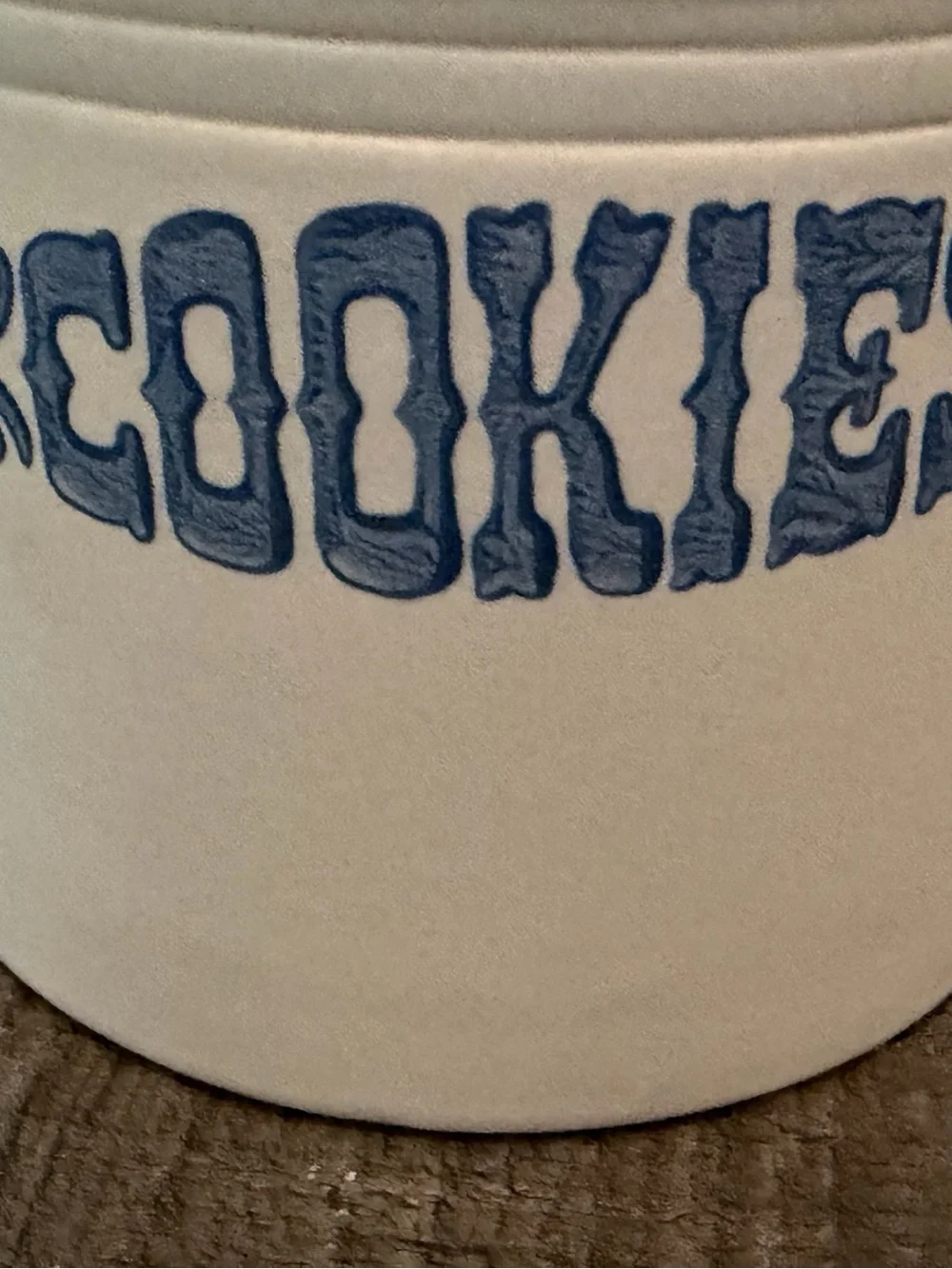Vintage Pfaltzgraff Yorktowne Cookie Jar Canister Lid Blue Cookies USA Stoneware